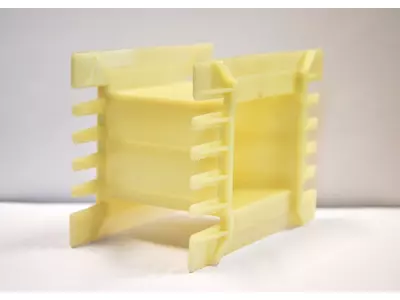 Komponent für Transformator - Material pa6 gf30