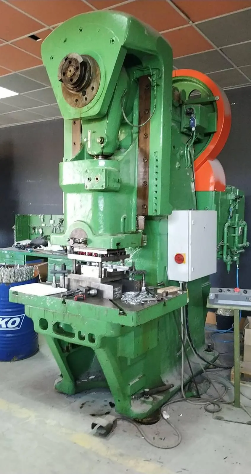 Weingarten 200 Ton Press