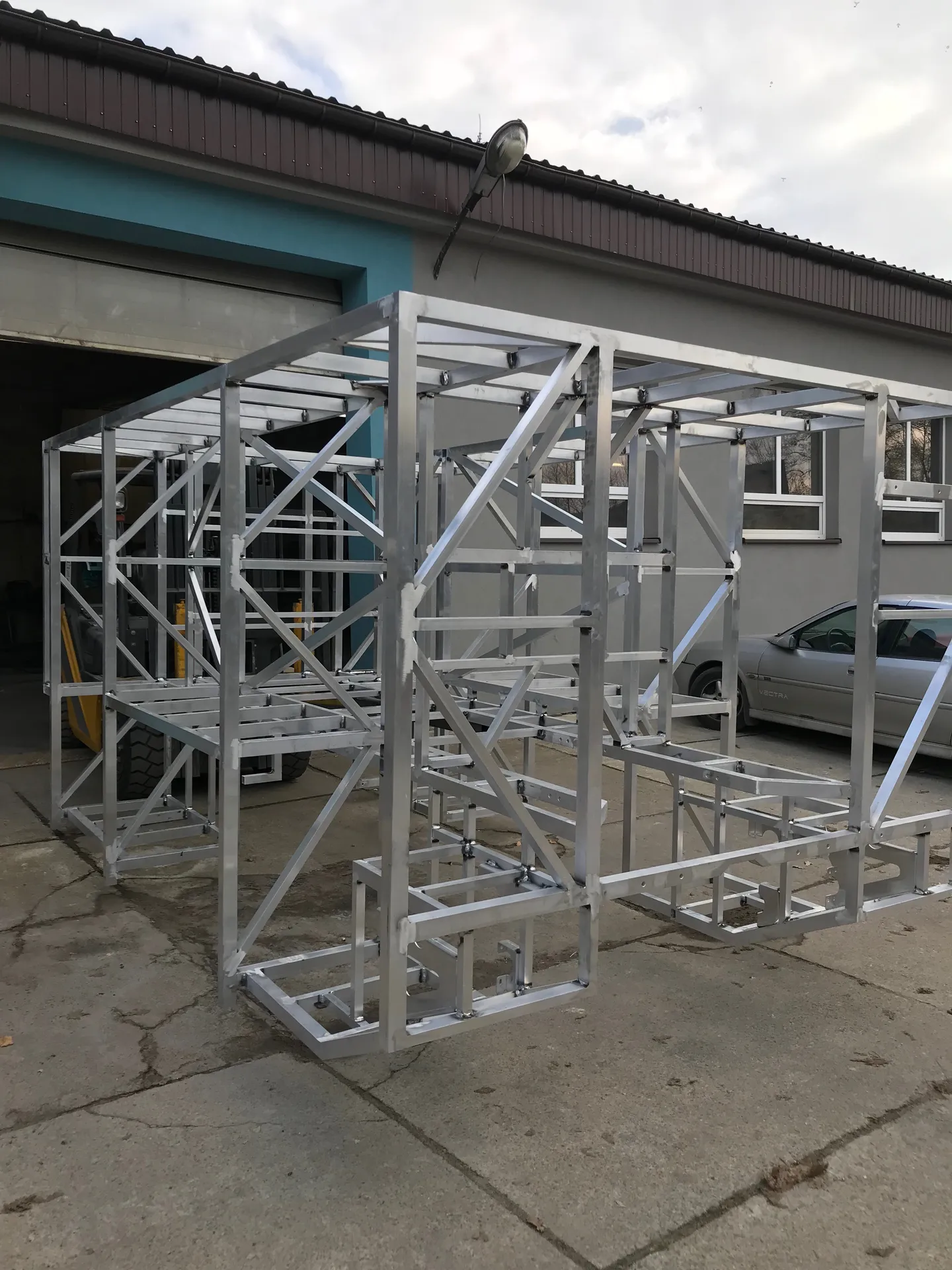 Aluminium frame