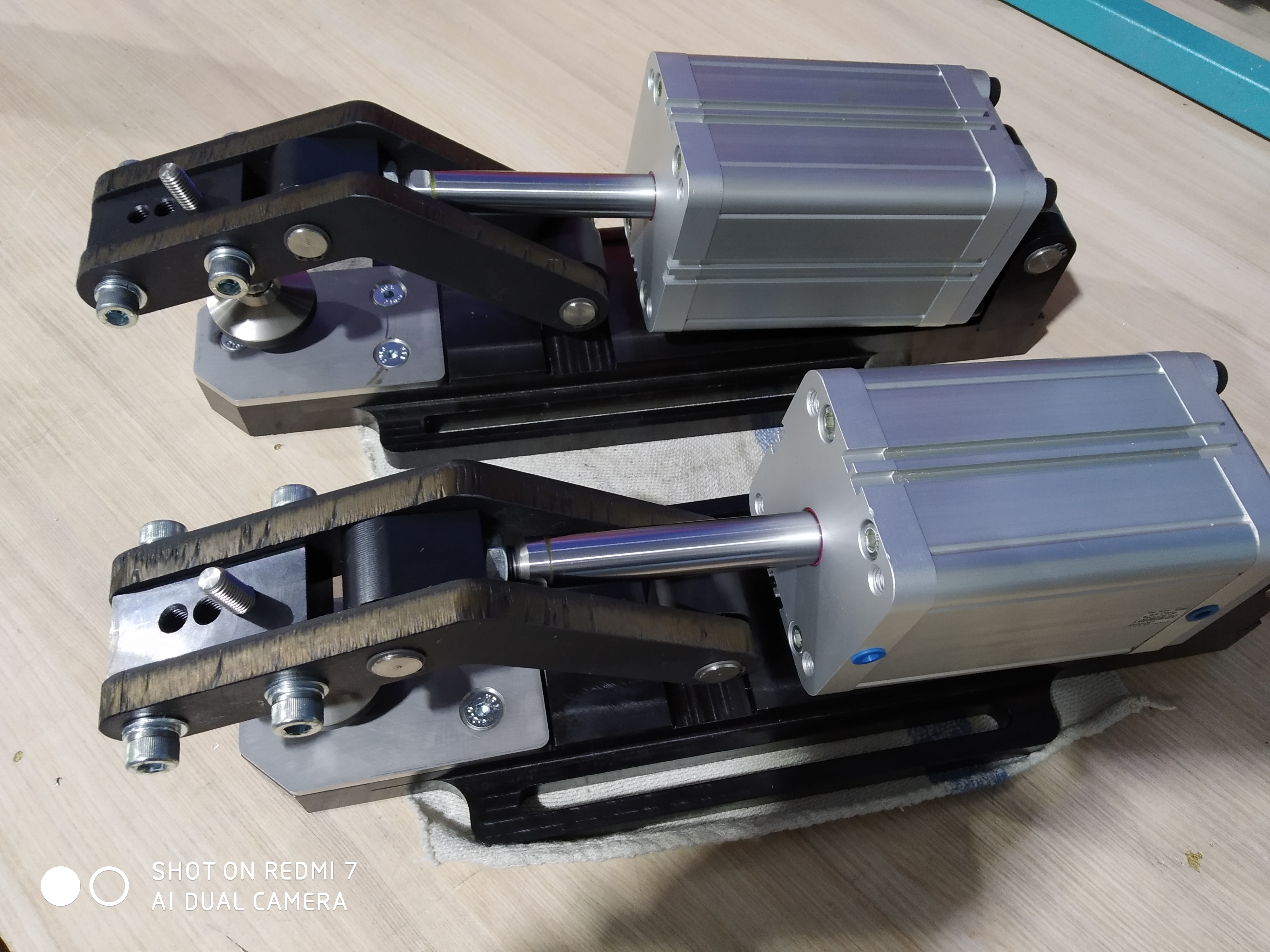 Pneumatic holder