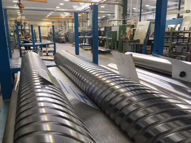 Grooved rollers