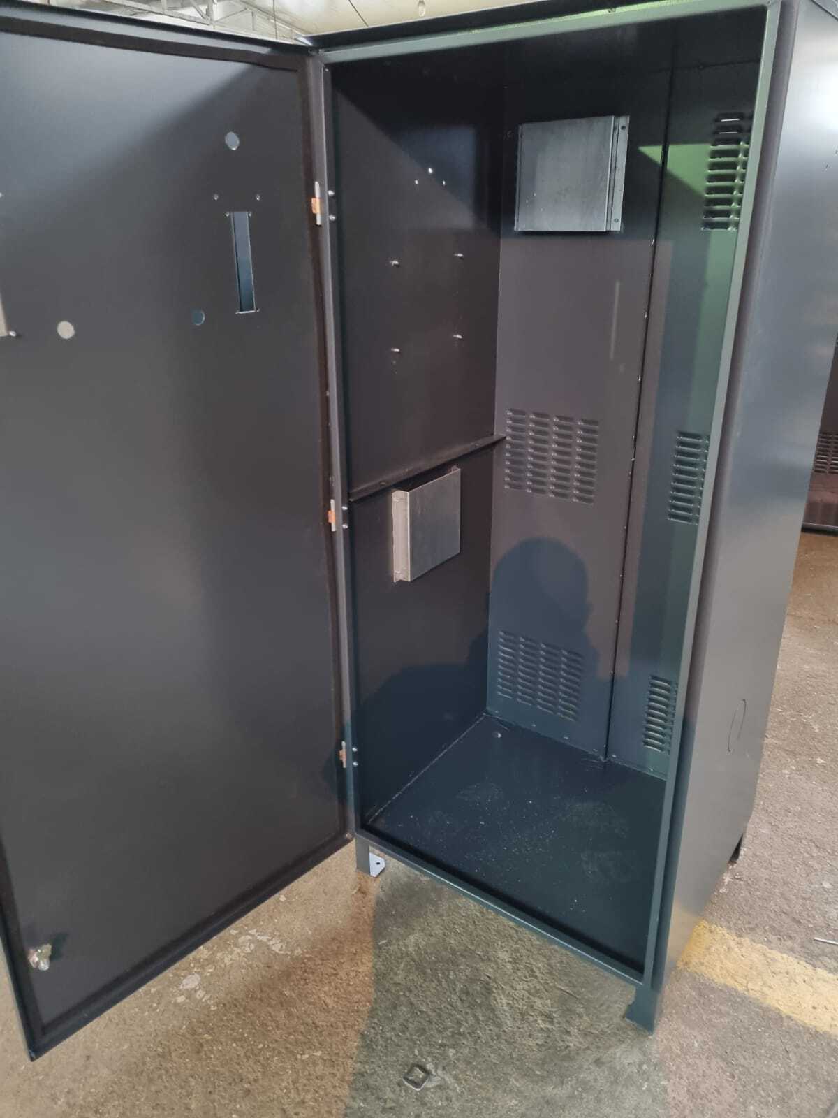 Stahlgehäuse, Stahlschrank