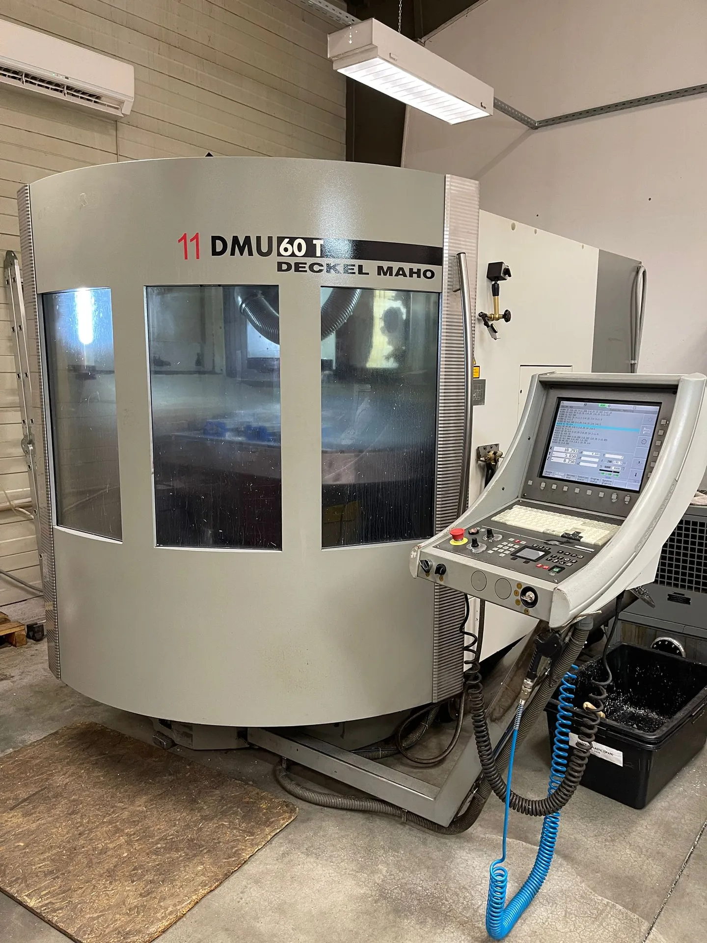 DMU 60T