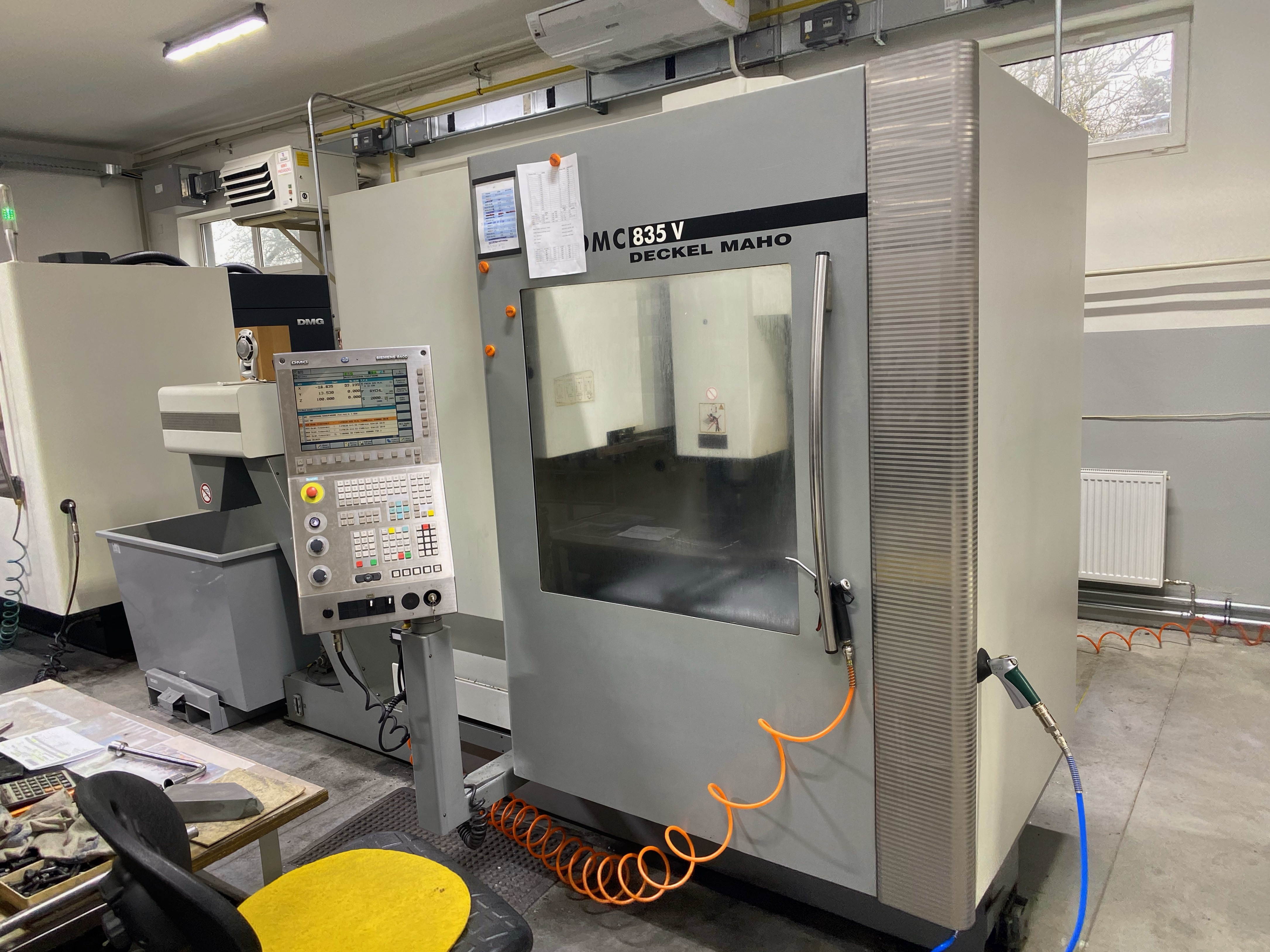 DMC 835V