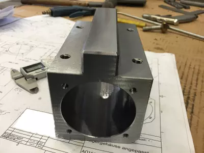 Lagergehäuse fräsen und spindeln