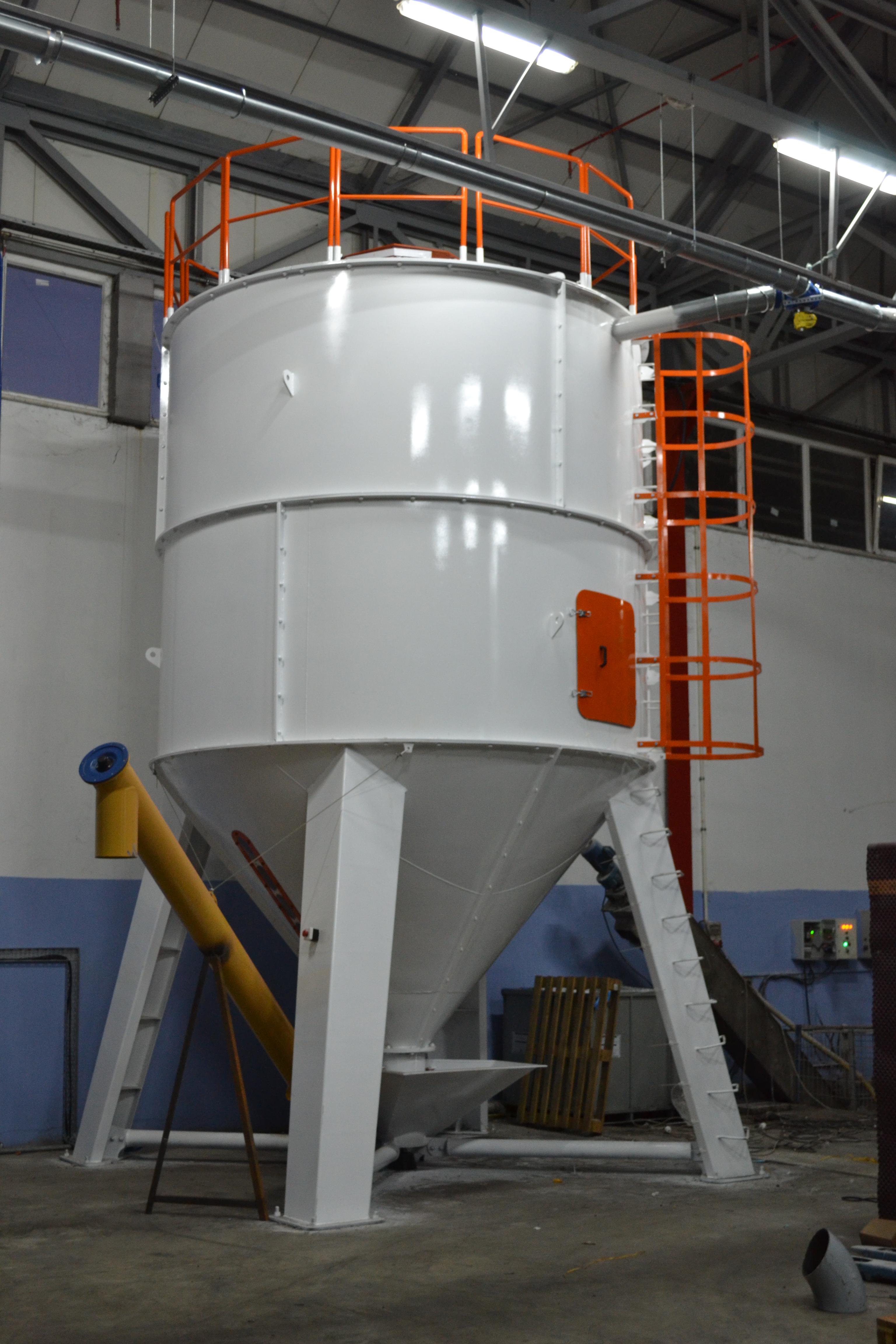 Mixer Silo