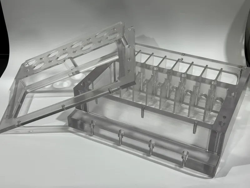 Hochvolt-Box aus Polycarbonat