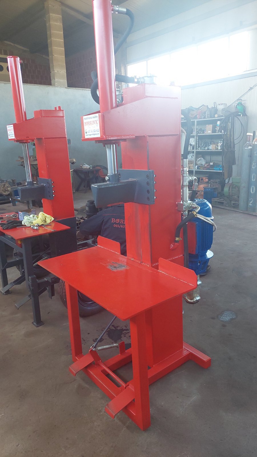 Wood splitter