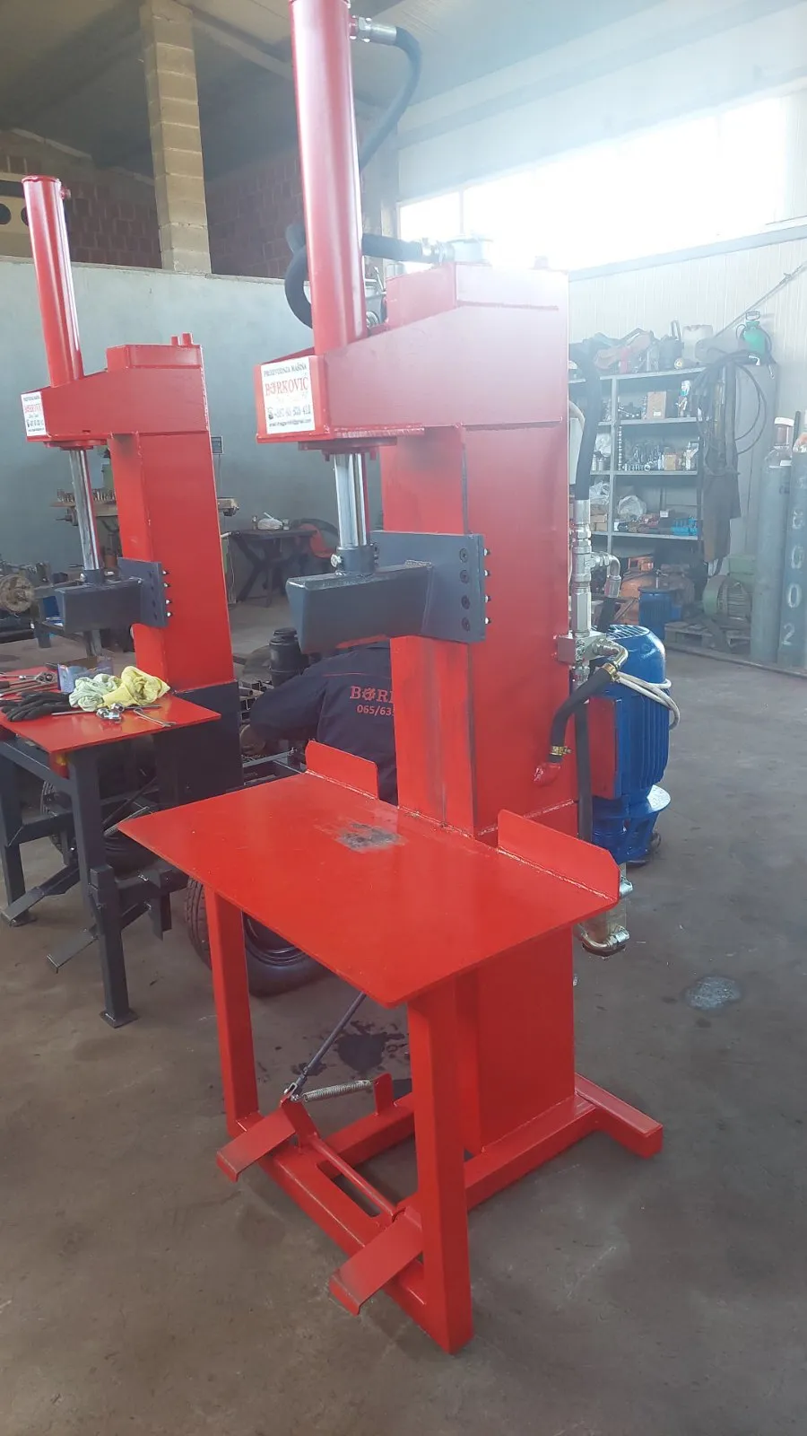 Wood splitter
