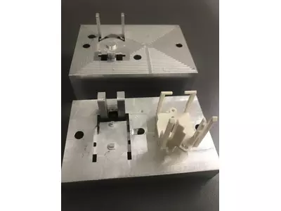 Spritzguss-Werkzeug und Formteil