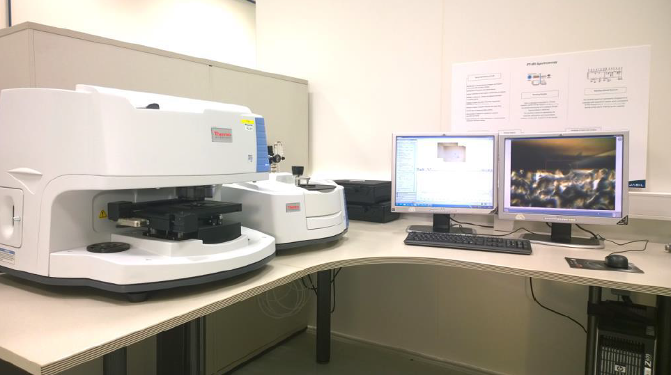 Infrarot Spektroskopie: Thermo Fisher IN10MX / IZ10