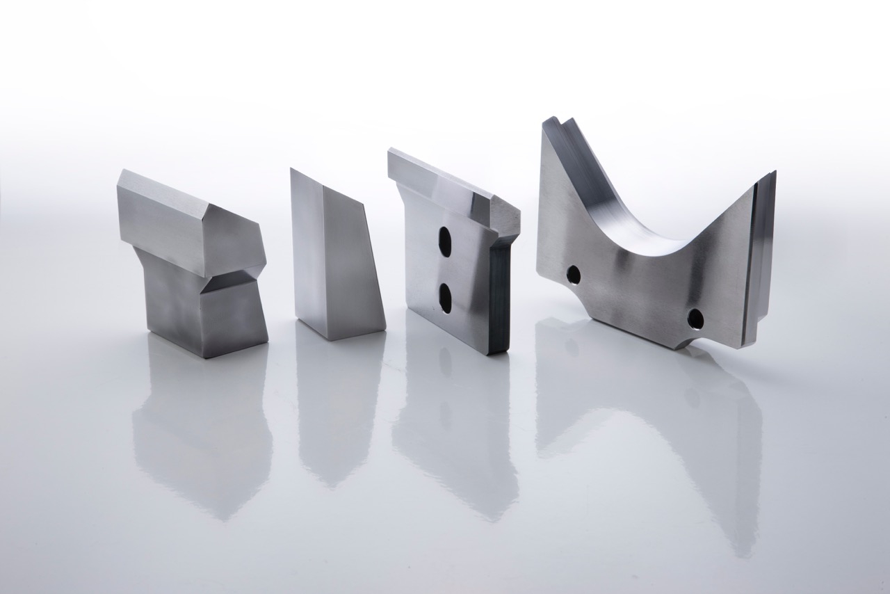 COLTELLI E INSERTI -BLADES OR INSERTS - MESSER ODER GEGENMESSER