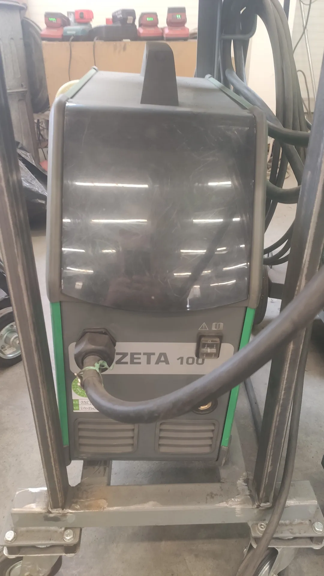 Plasma cutting machine