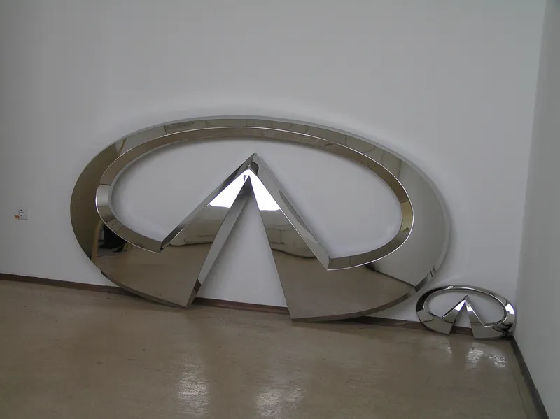 Infiniti Logo