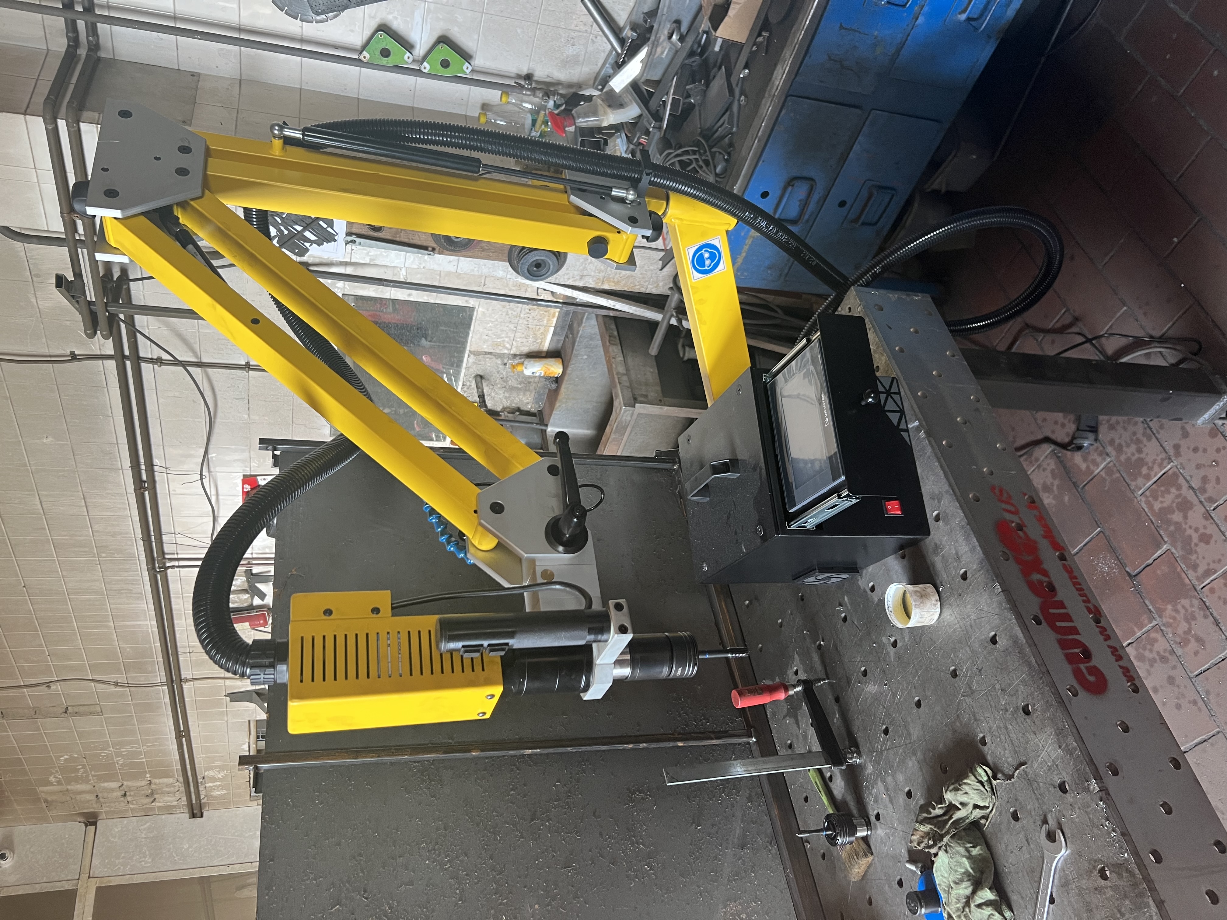 Tapping machine