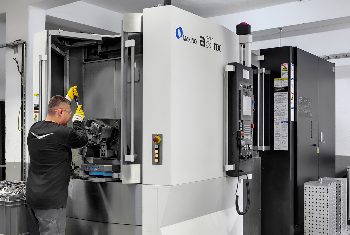 MAKINO A51 JAPON 2005
