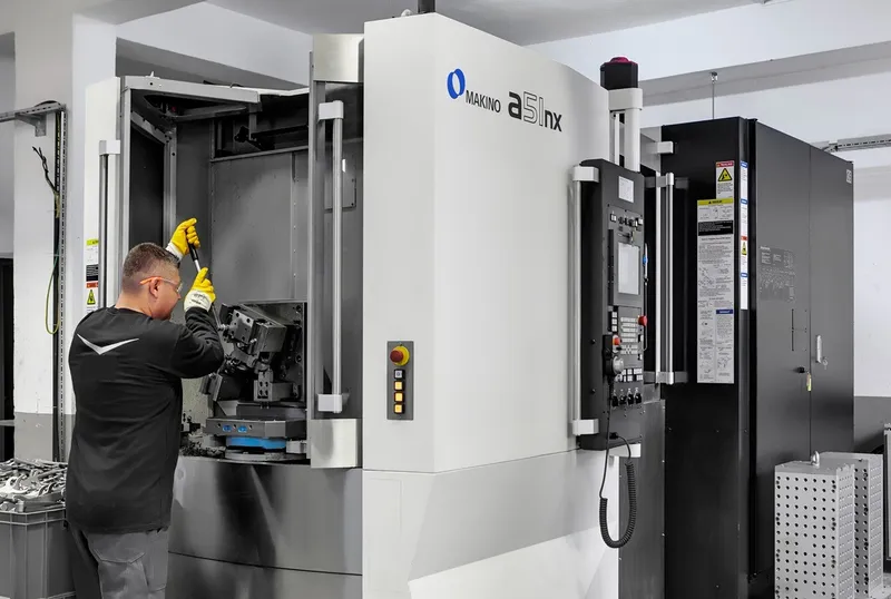 MAKINO A51 JAPON 2005