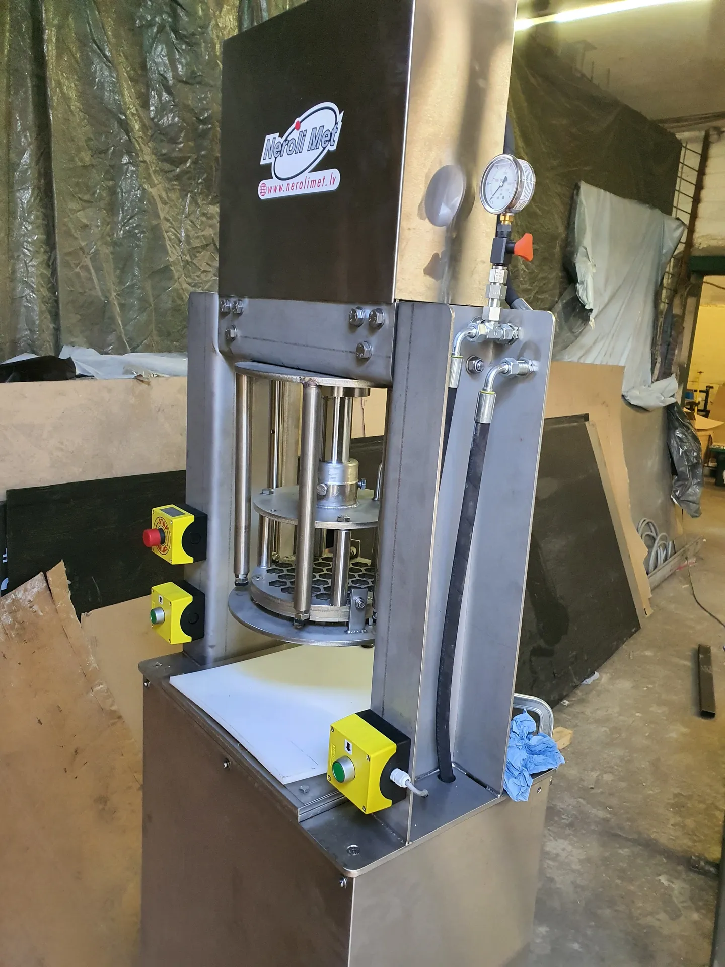 Cutting equipment
