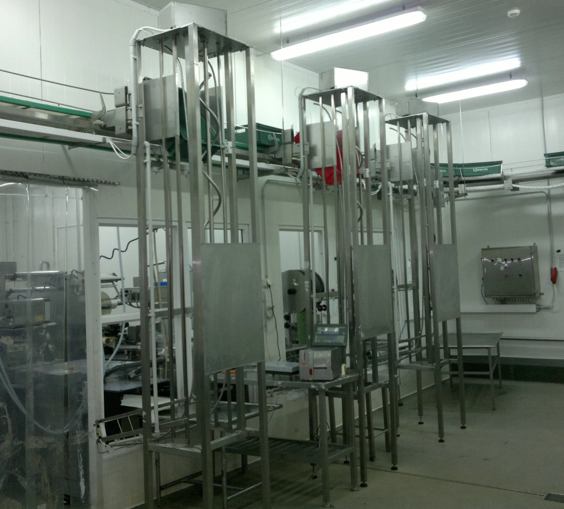 Empty box supply line