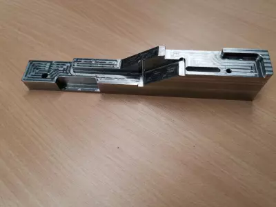 diverses Stahlbauteil