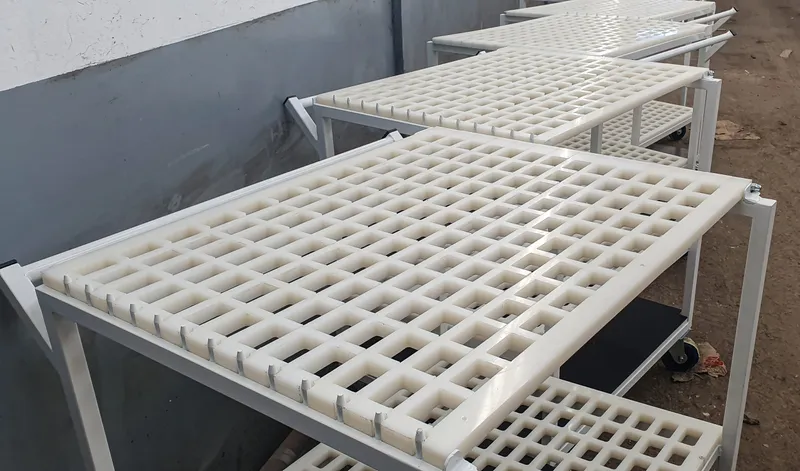 The trolley is made of steel box profiles and polyethylene parts