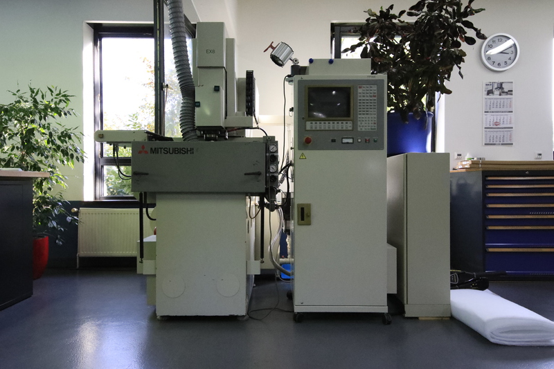 Senkerodiermaschine
