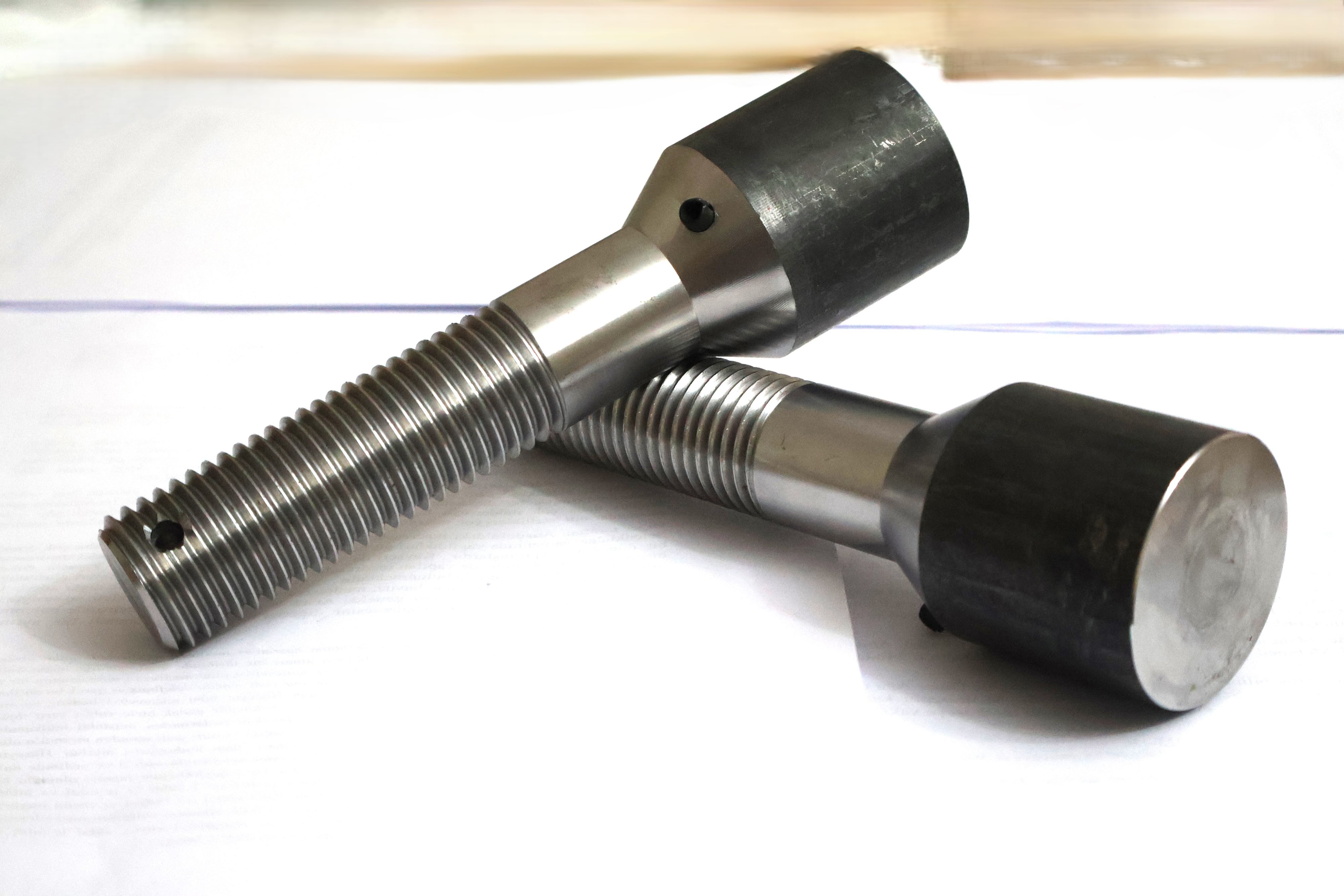 CUSTOM BOLT