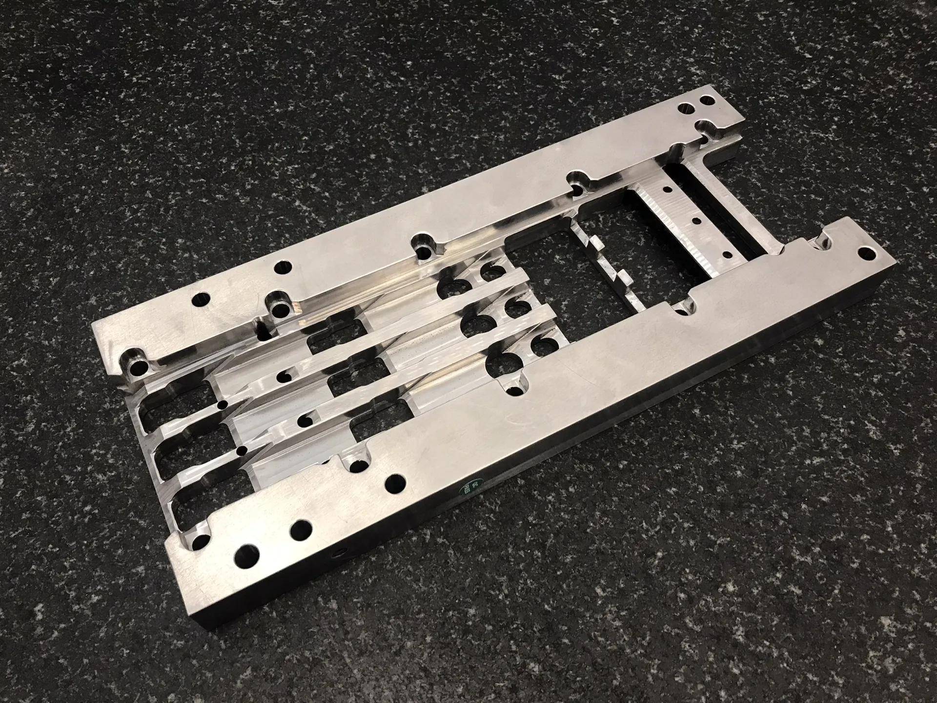 Replacement part - Bracket