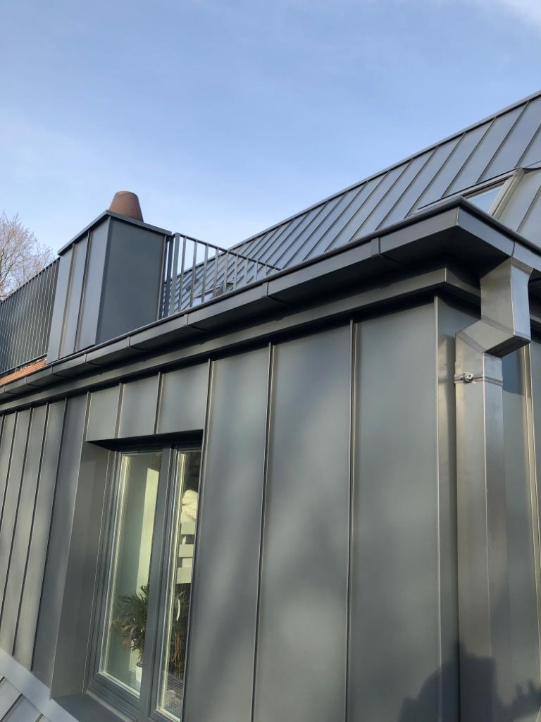 Dachrand und Fassadenprofile