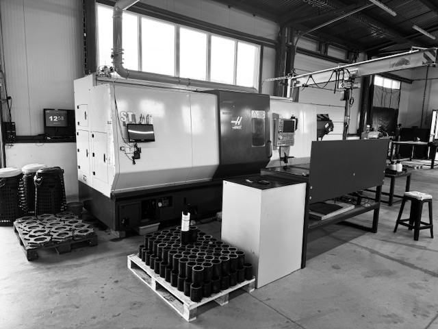 Haas ST40 + Crane