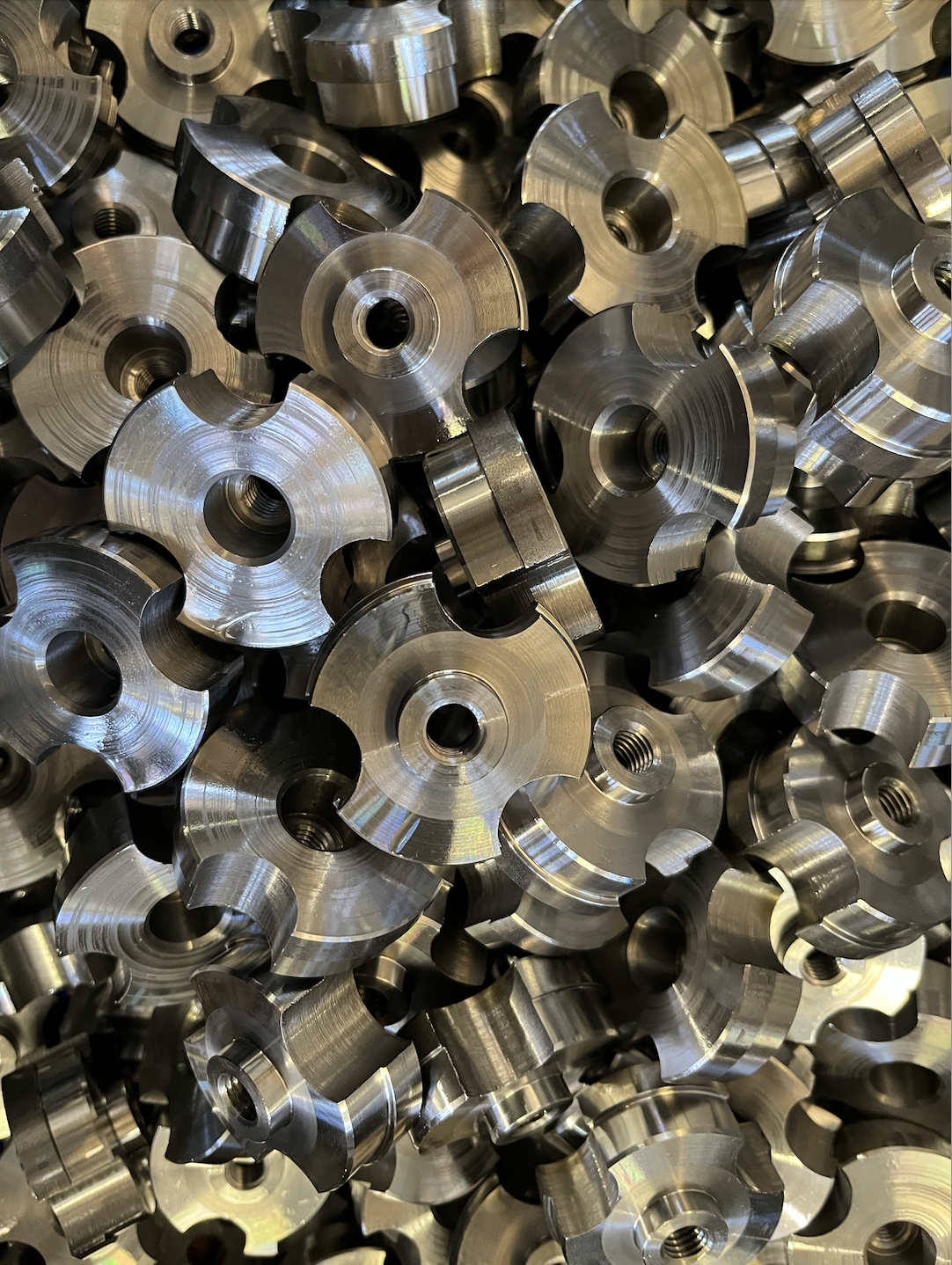 Steel parts without surface treatment