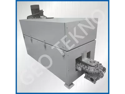 Curing furnace with conveyor