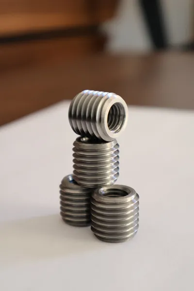 InnerOuterThreadedBolt