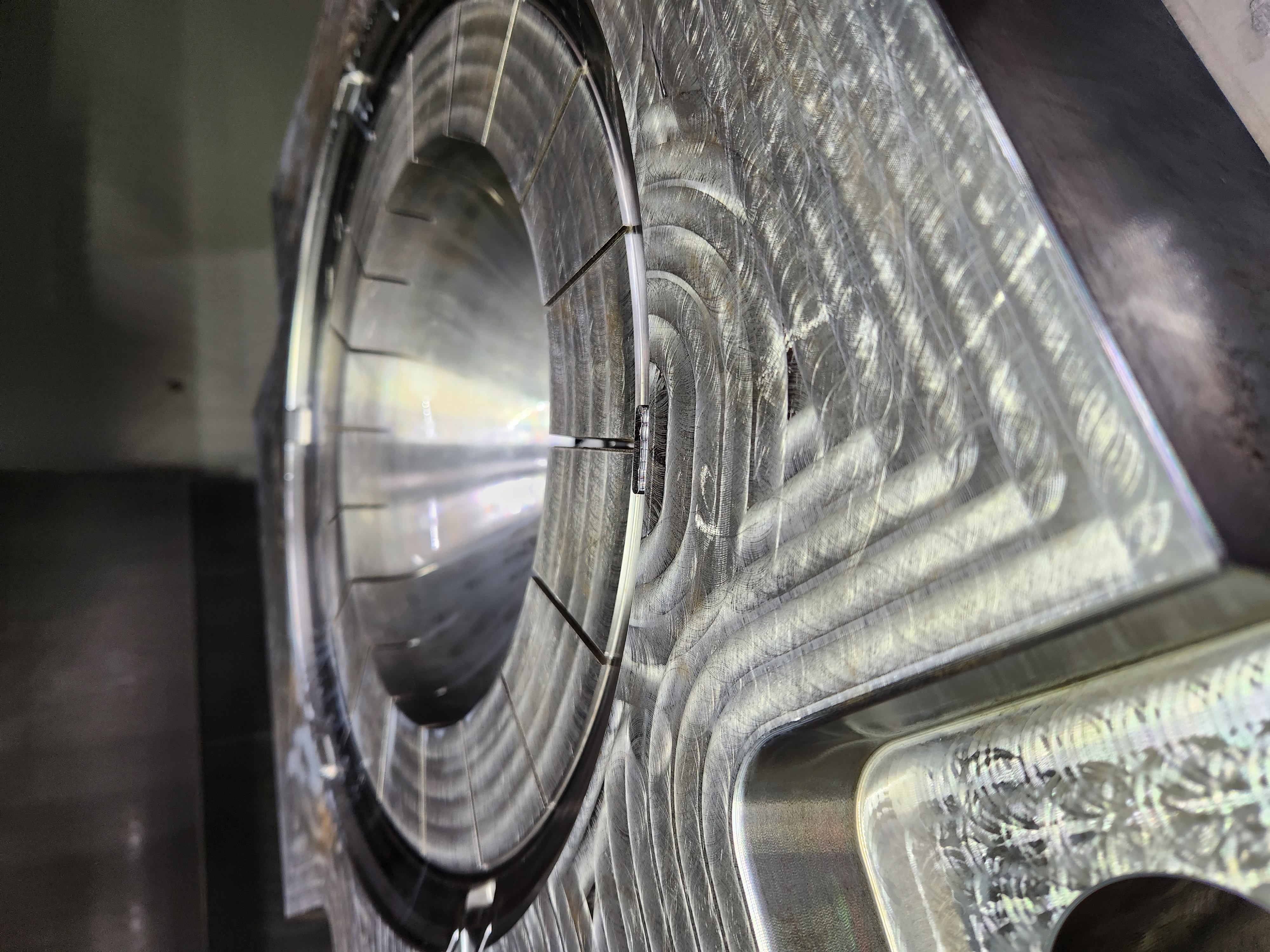 INDUSTRIAL FEEDER