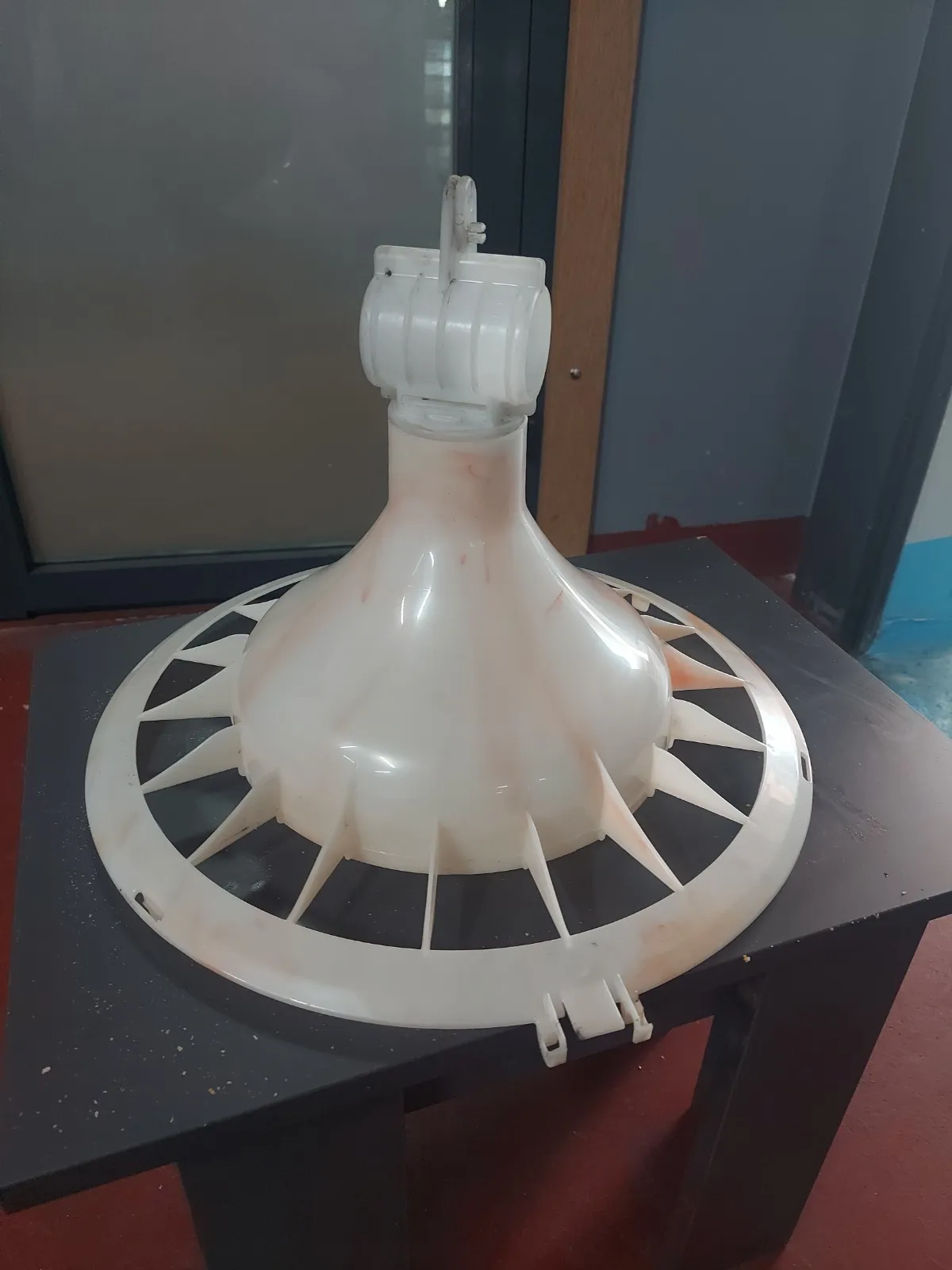 INDUSTRIAL FEEDER