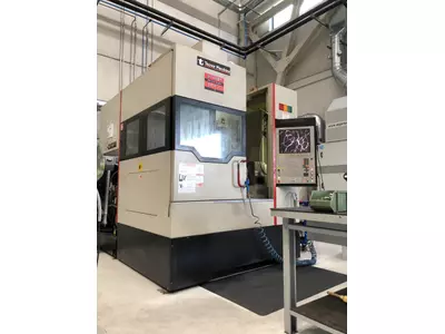 centro di lavoro a 5 assi