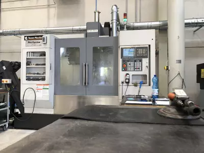 centro di lavoro a 3 assi