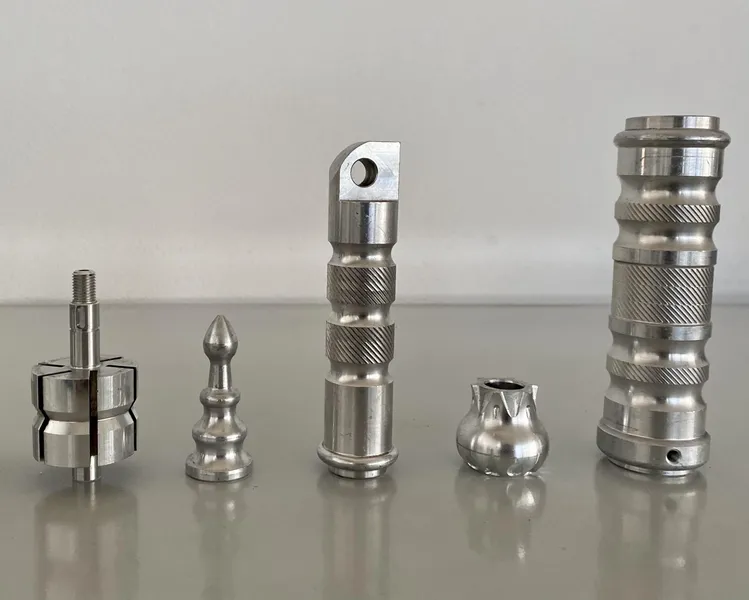 PARTICOLARI VARI in ALLUMINIO
