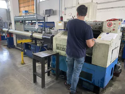 Tornio a CNC TA32 con caricatore aut. IEMCA