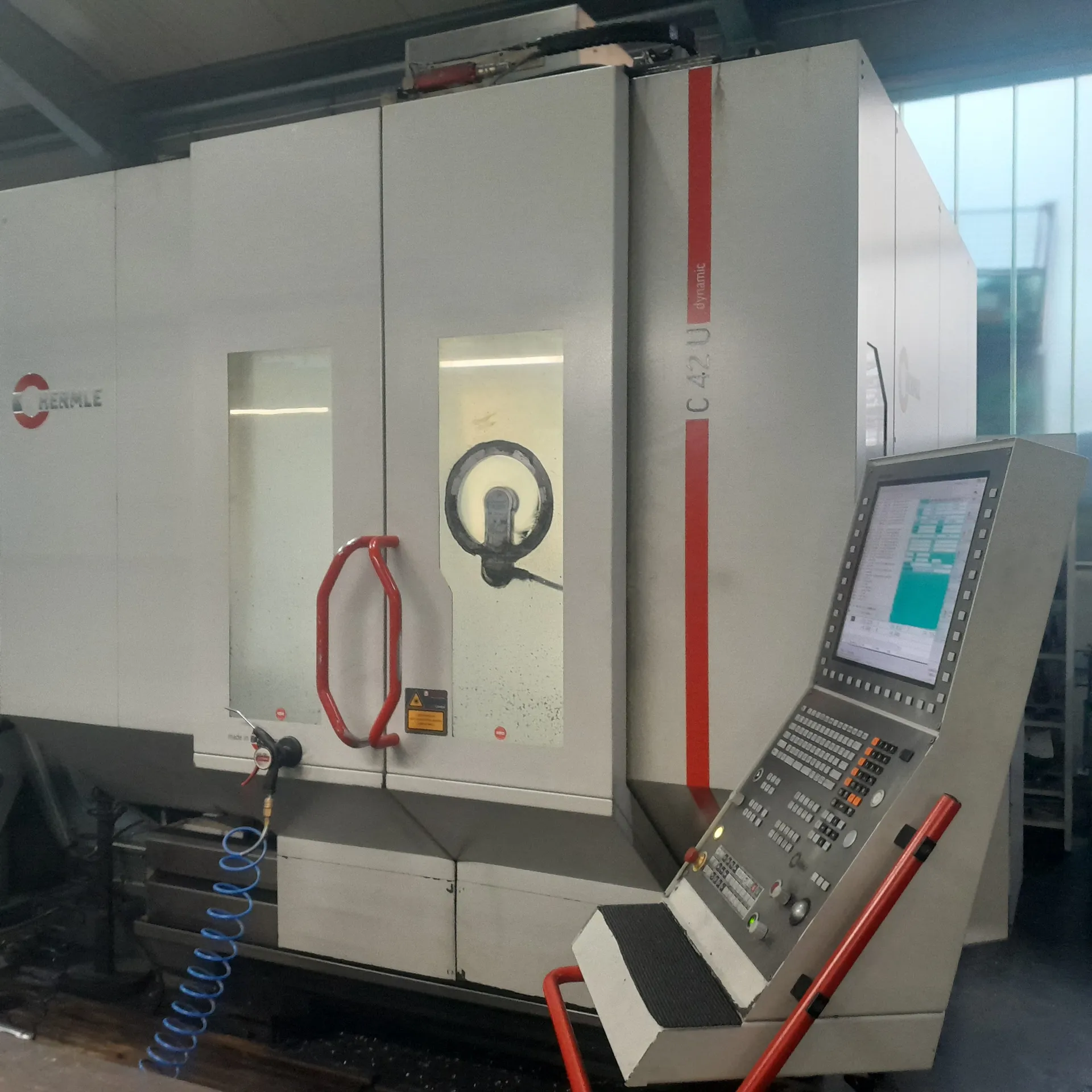 C42 Verfahrweg: X = 800mm; Y = 800mm: Z = 550mm