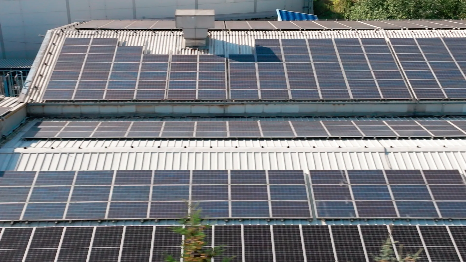 Fotovoltaic panels on production halls
