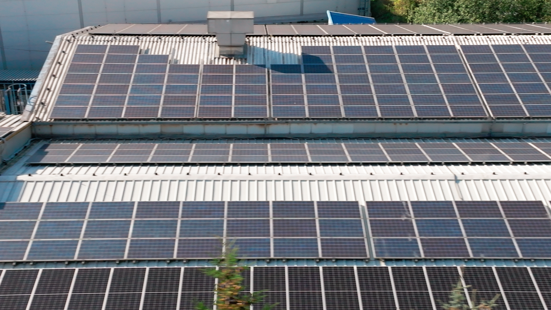 Fotovoltaic panels on production halls