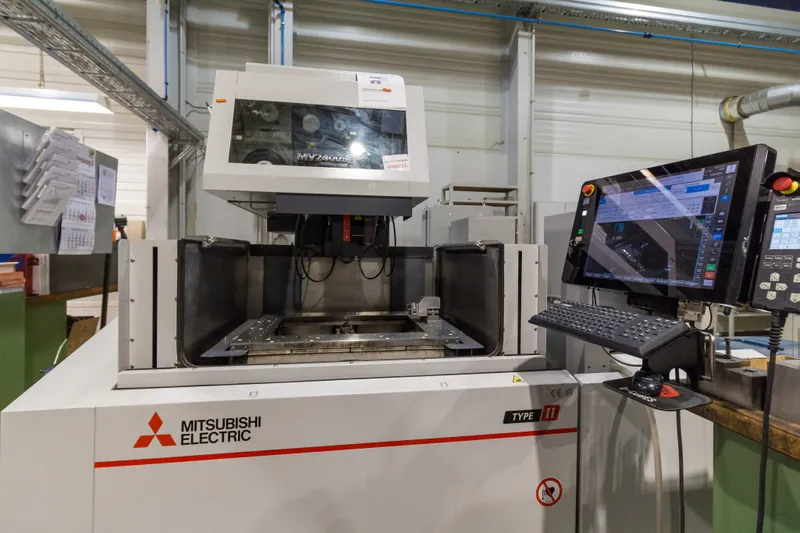 Drahterosion MV2400S