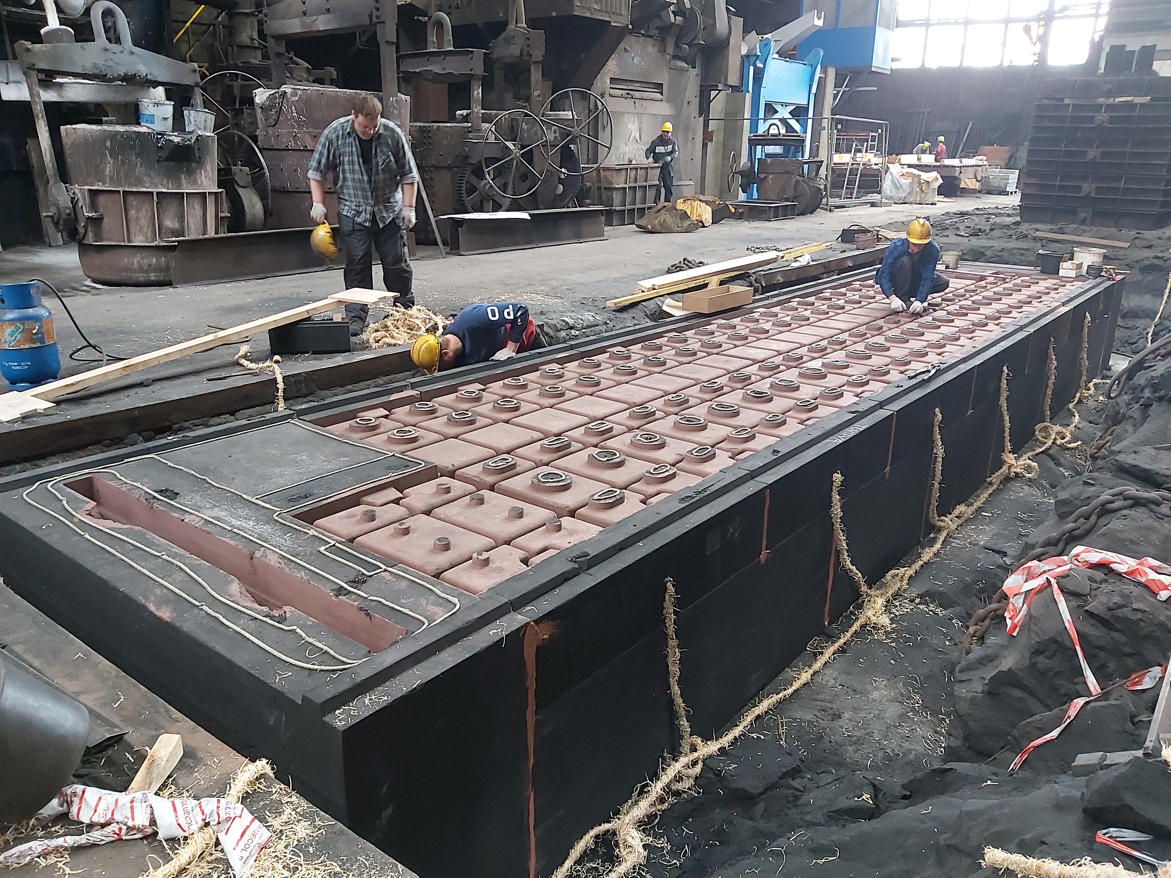 Moulding pit