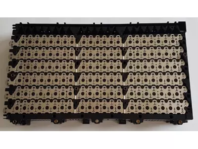 Batteriepack Heißverstemmt mit Metallverbinder