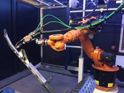 kuka_robotic_arc_welding.jpg