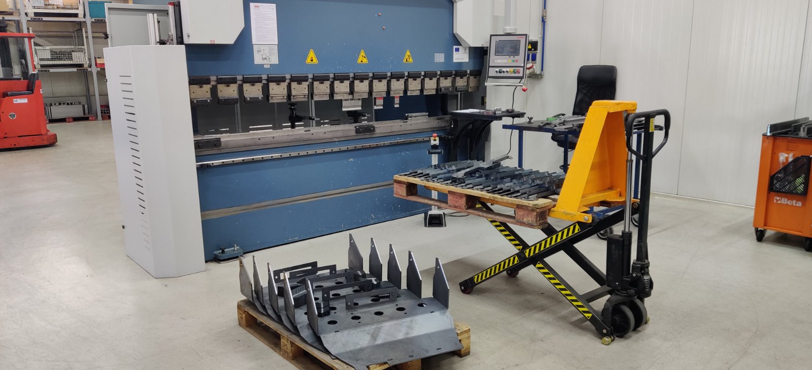 Sheet metal bending