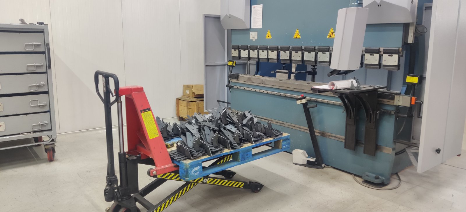 Sheet metal bending
