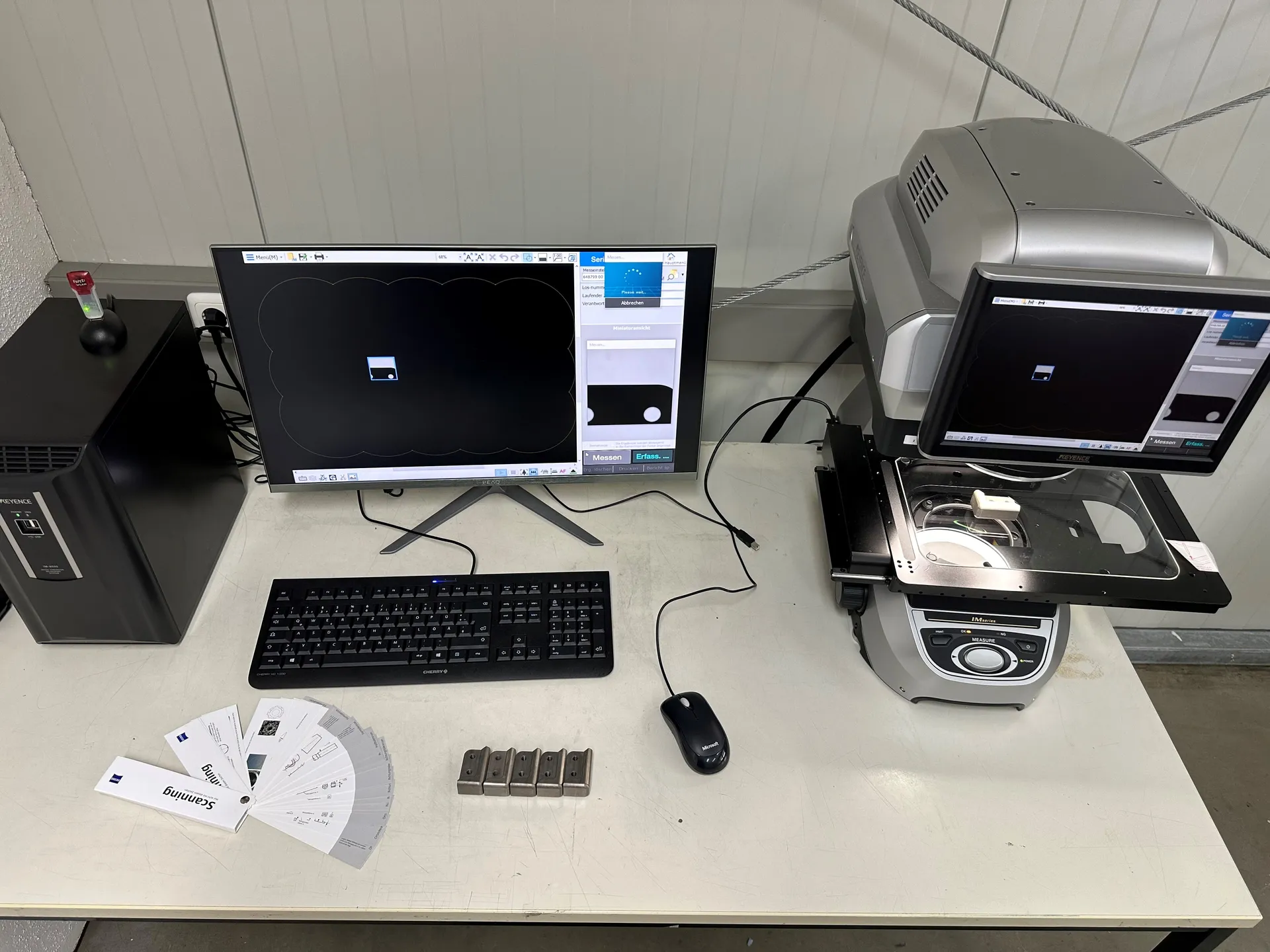 Keyence IM 8030T