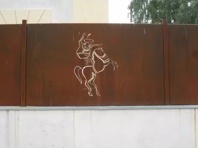 Cortengeländer mit Laserarbeiten